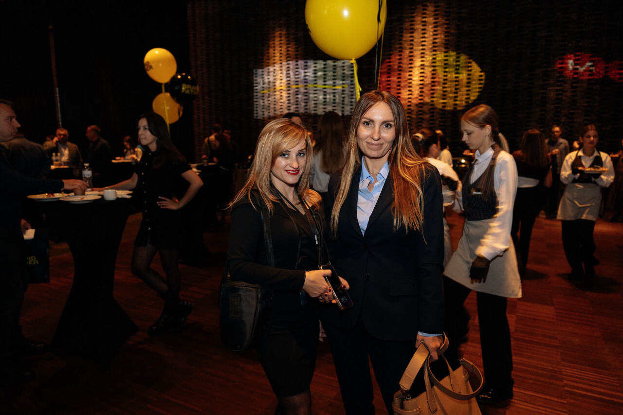 6D6A16206D6A1620.jpg