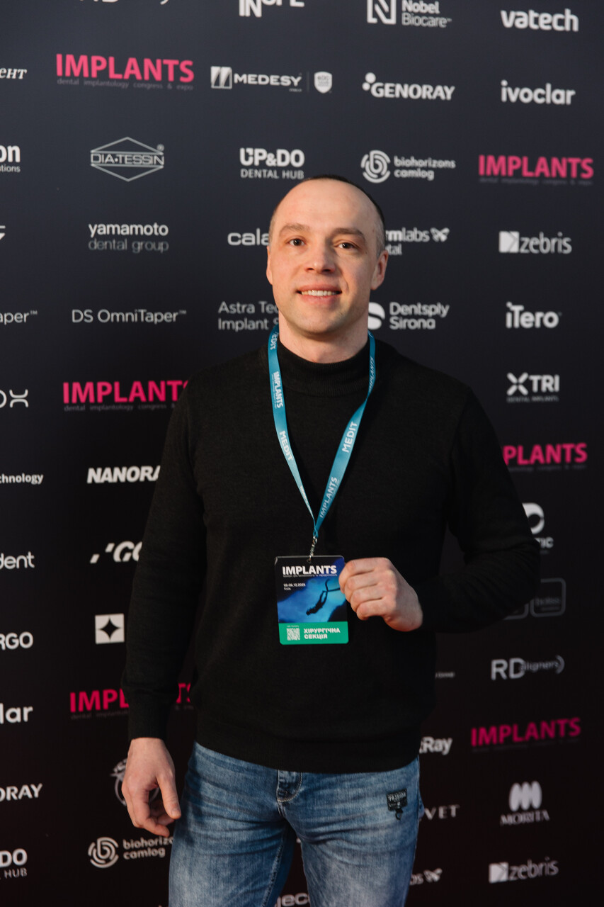 2025-12-U_Implants-1800.jpg