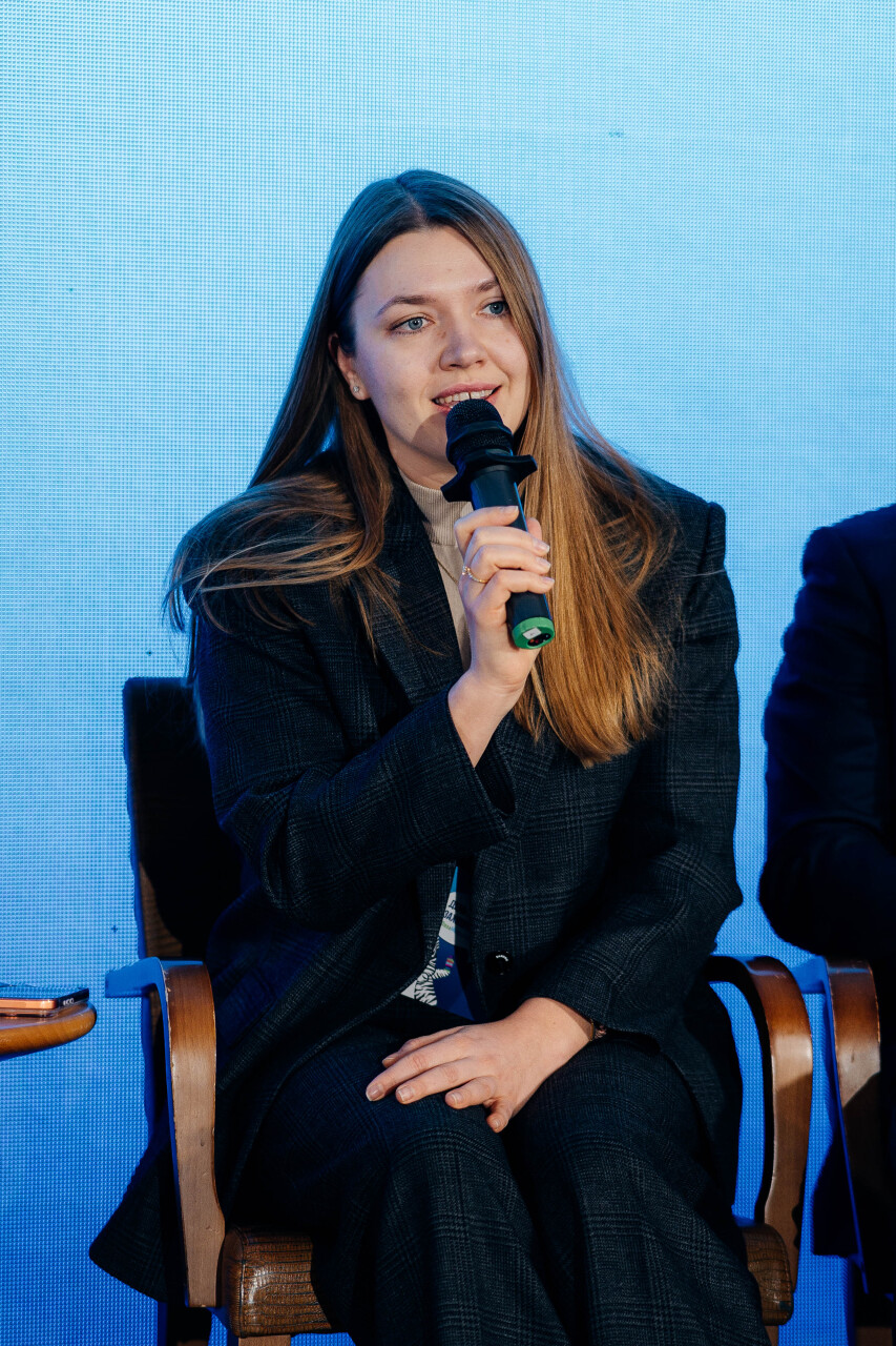 85Z_0694.jpg