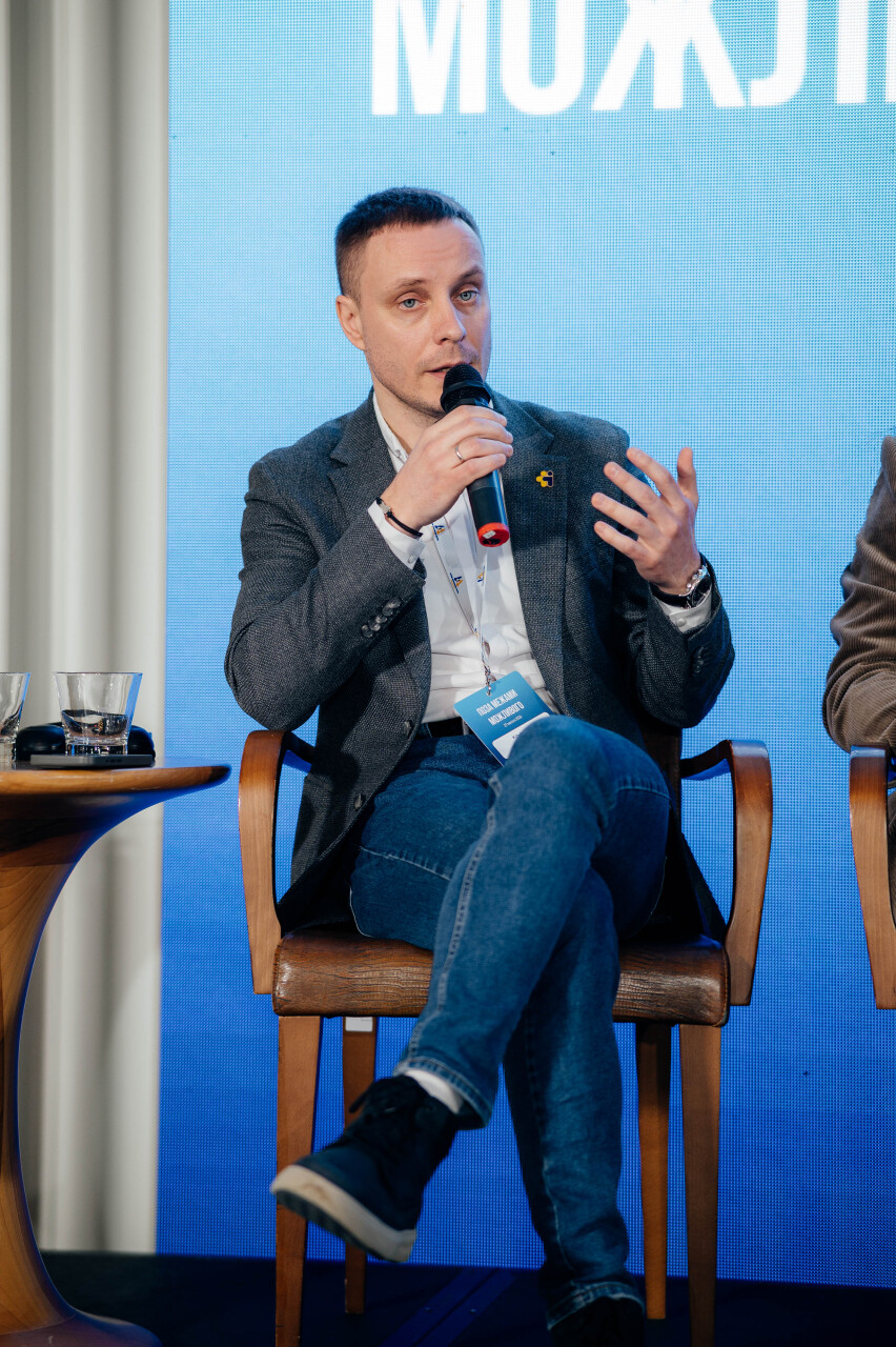 85Z_1230.jpg